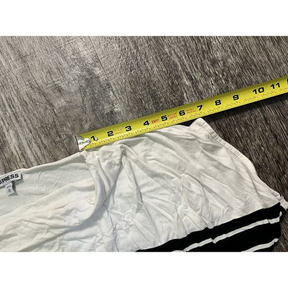 Express Women’s Size Medium Black White Striped Poncho Sleeve Oversized Top - Picture 8 of 8